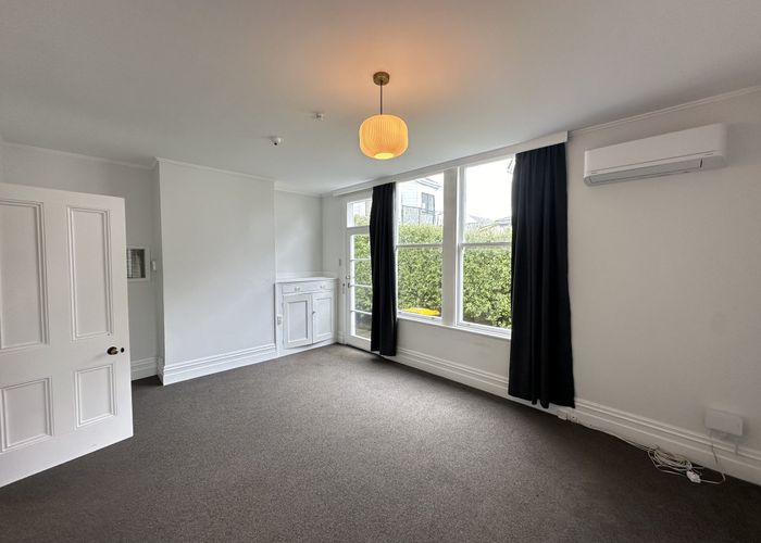  at 32 Grove Road, Kelburn, Wellington, Wellington