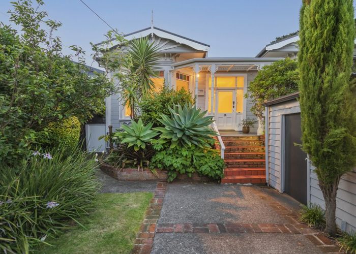 Free property data for 48 Derwent Street, Island Bay, Wellington