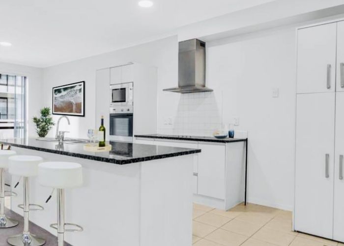  at 1/130 Stancombe Road, Flat Bush, Auckland