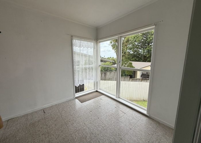  at 9 Justin Place, Te Atatu Peninsula, Waitakere City, Auckland