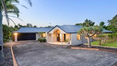  at 8 Almond Grove, Greenhithe, Auckland