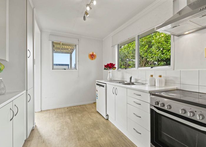  at 60A Swaffield Road, Papatoetoe, Auckland