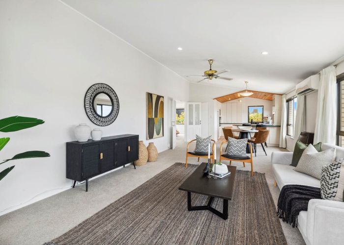  at 2/2 Marama Street, Castor Bay, Auckland