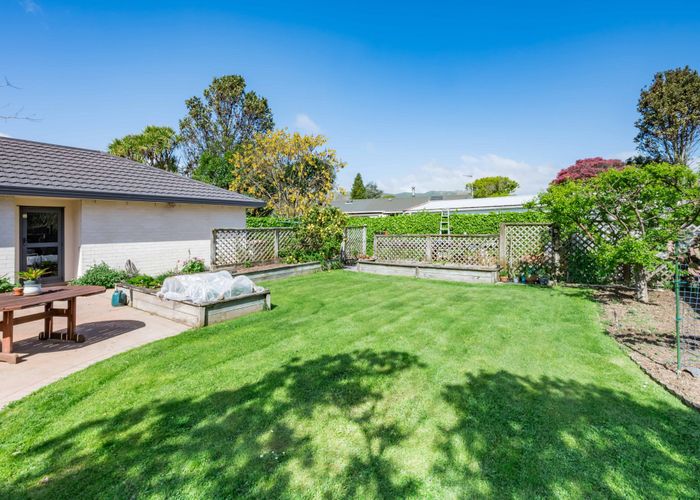  at 2 Charnwood Grove, Waikanae