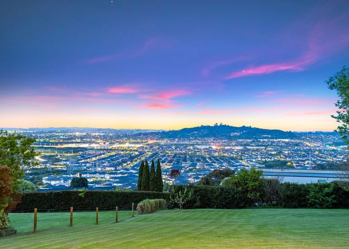  at 190 Redoubt Road, Flat Bush, Auckland