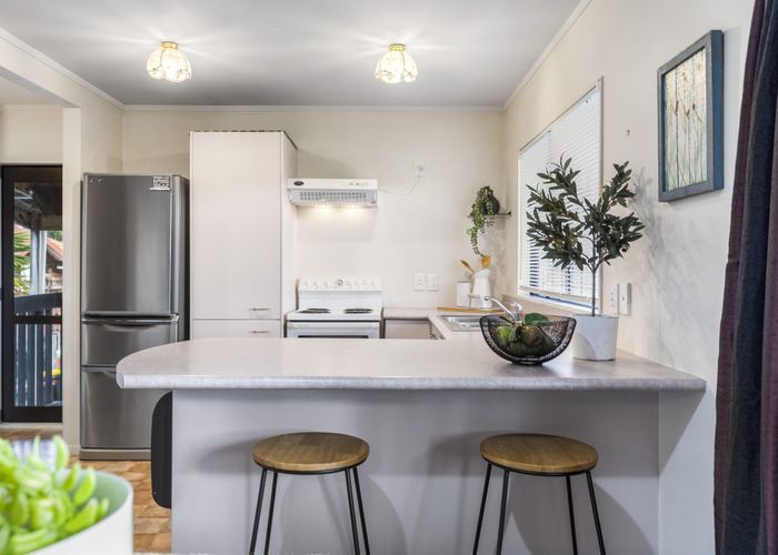  at 2/141 Reeves Road, Pakuranga Heights, Auckland