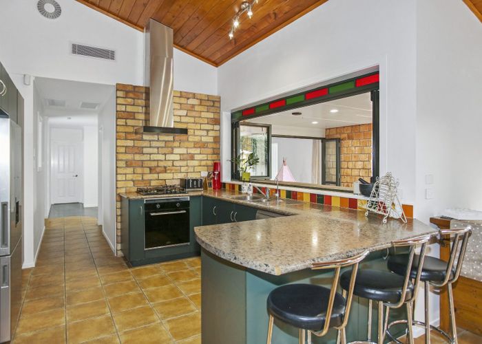  at 4 Vela Place, Clarks Beach, Clarks Beach