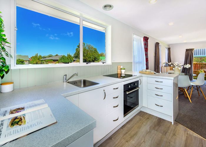  at 24a Broadfell Avenue, Avonhead, Christchurch City, Canterbury