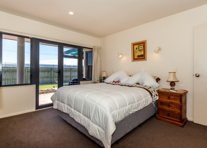  at 34 Royal Oak Drive, Kelvin Grove, Palmerston North