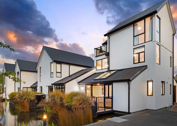  at 7/140 Office Road, Merivale, Christchurch