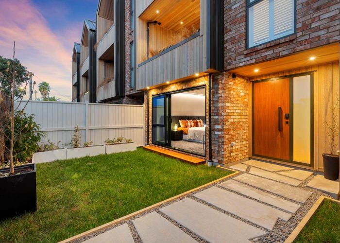  at 282 Point Chevalier Road, Point Chevalier, Auckland City, Auckland