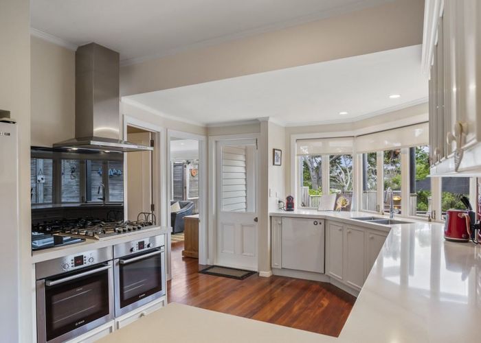  at 31 Seaview Avenue, Northcote, Auckland