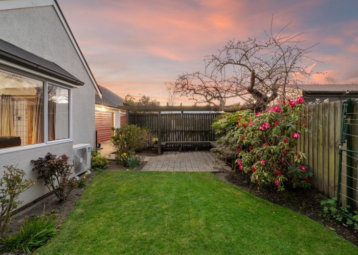  at 102A Apsley Drive, Avonhead, Christchurch City, Canterbury