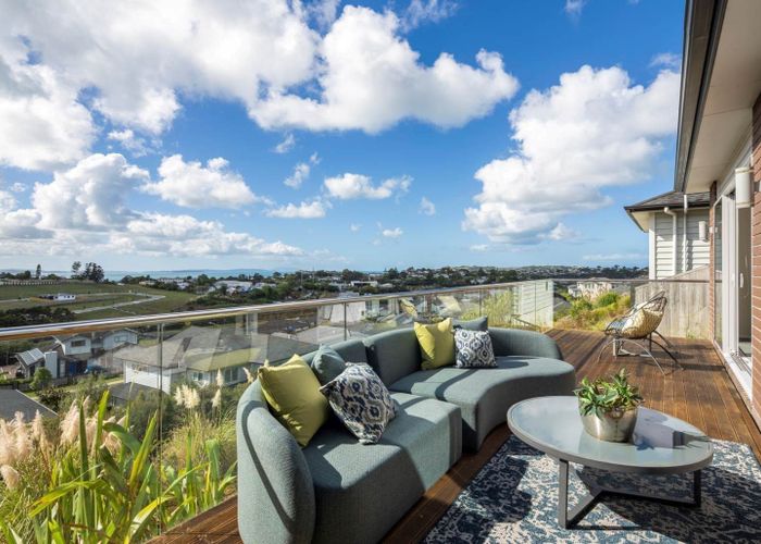  at 14 Ruth Craig Place, Stanmore Bay, Whangaparaoa