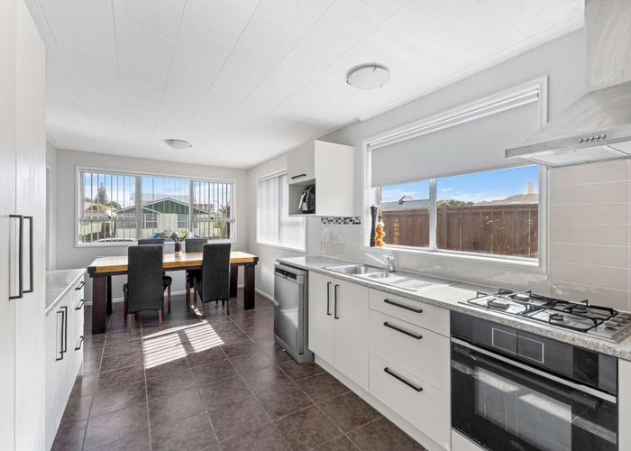  at 42 Rosendale Avenue, Spotswood, New Plymouth