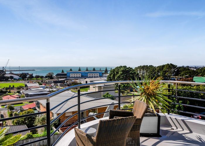  at 5 Weston Street, Moturoa, New Plymouth, Taranaki