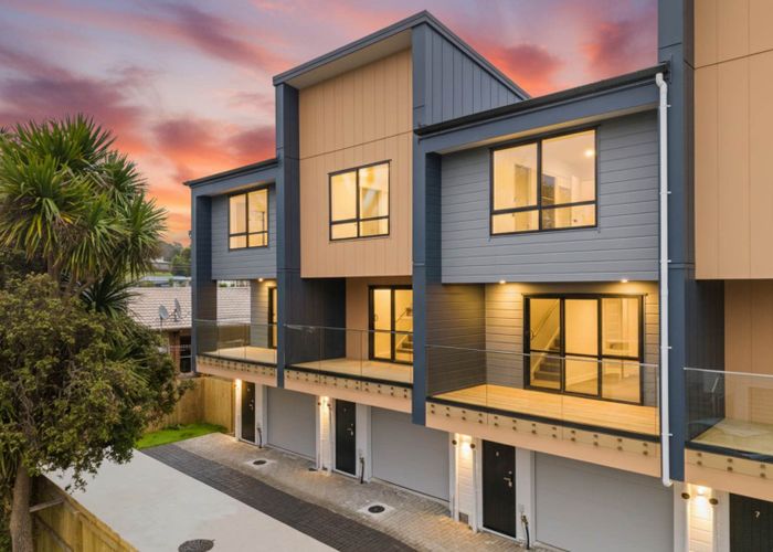  at 8/6 Robertson Road, Ranui, Waitakere City, Auckland
