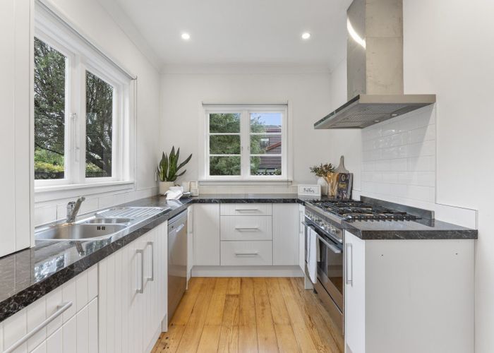  at 9 Franklin Avenue, Hokowhitu, Palmerston North, Manawatu / Whanganui