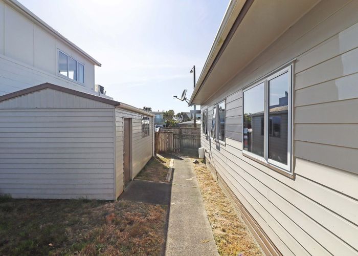  at 275 Dowse Drive, Maungaraki, Lower Hutt, Wellington