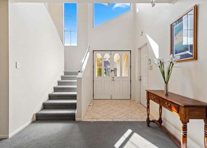 at 8 Centaur Close, Albany, Auckland