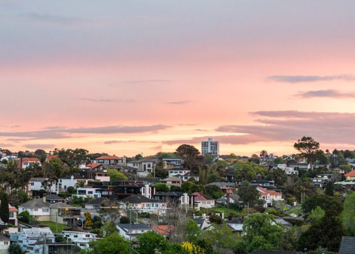  at 137 Shore Road, Remuera, Auckland