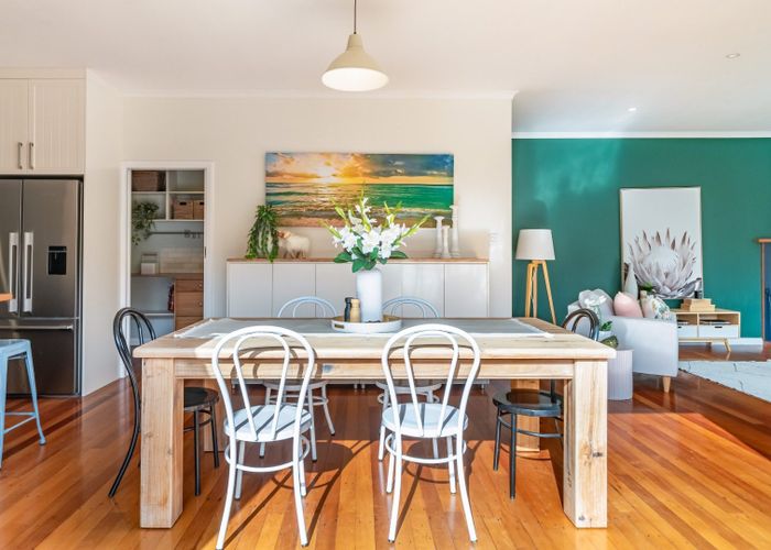  at 8 Saint Albans Avenue, Karori, Wellington, Wellington