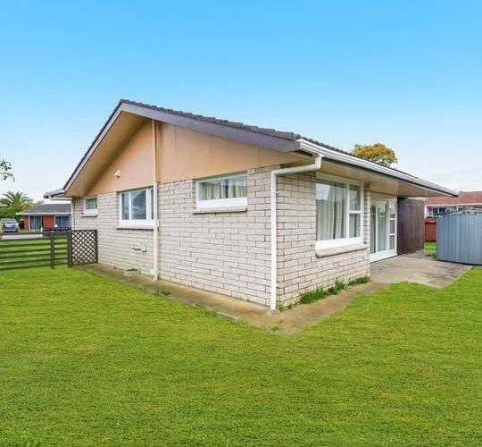  at 2/5 Carolyn Street, Manukau, Manukau City, Auckland