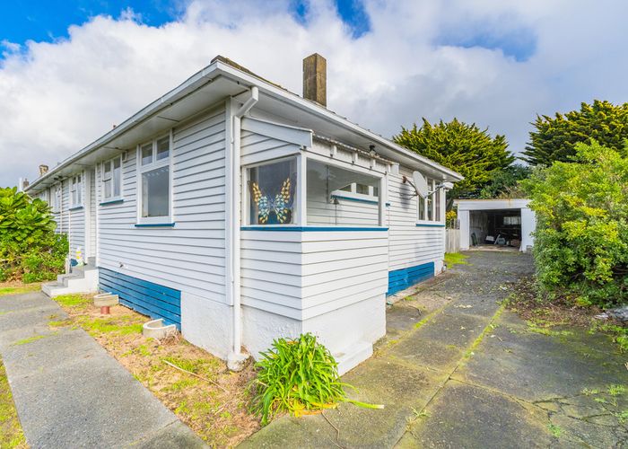  at 90 Main Road, Titahi Bay, Porirua