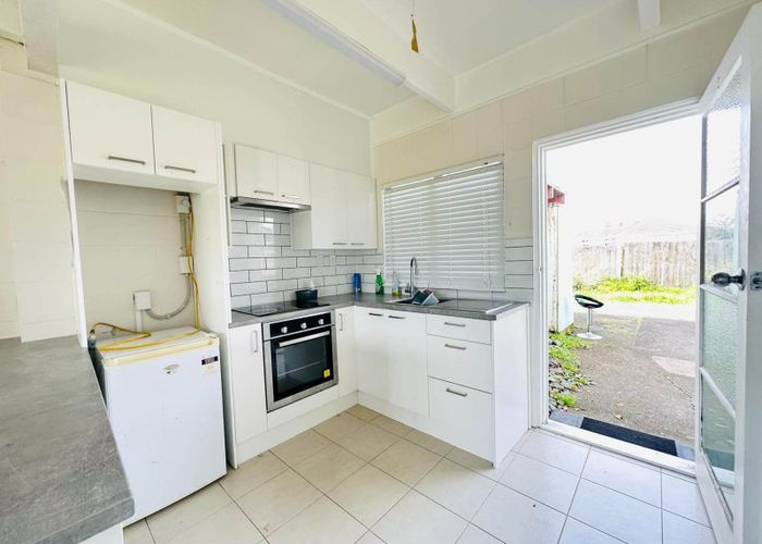  at 2/22 Marr Road, Manurewa, Manukau City, Auckland