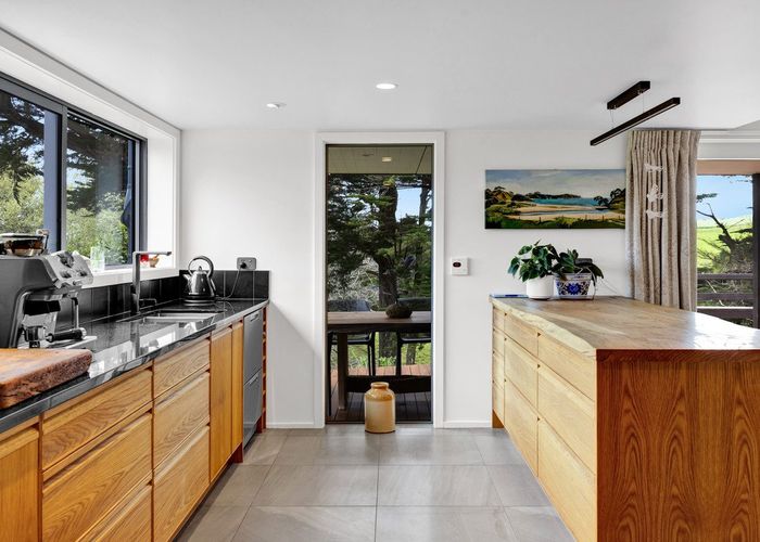  at 215 Cowling Road, Hurdon, New Plymouth