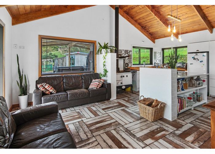 Free property data for 2102 Paparoa Valley Road, Paparoa homes.co.nz