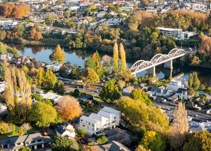  at 4/2 Woodstock Road, Fairfield, Hamilton, Waikato