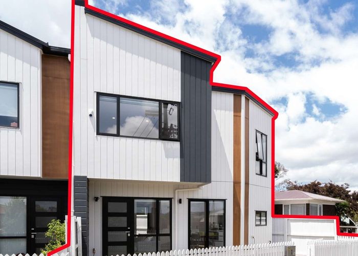  at 9/24 Tara Road, Henderson, Auckland