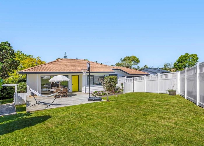  at 67 Charlotte Street, Stanmore Bay, Whangaparaoa