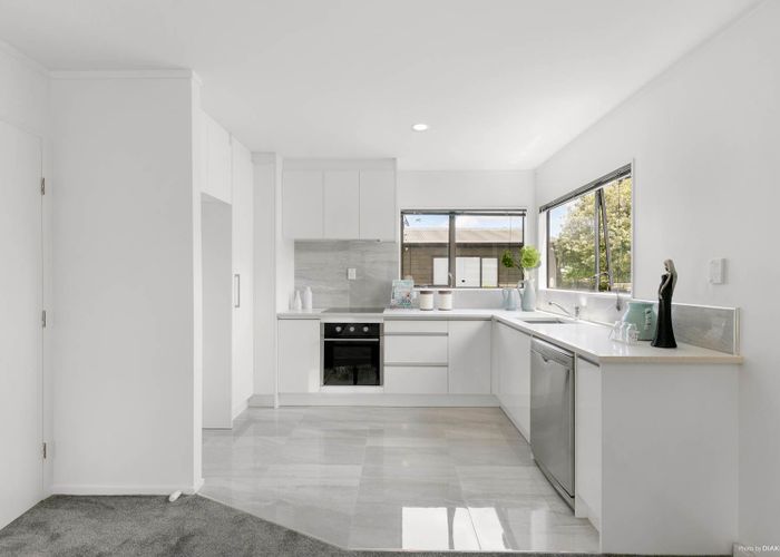  at 5/30 Avondale Road, Avondale, Auckland