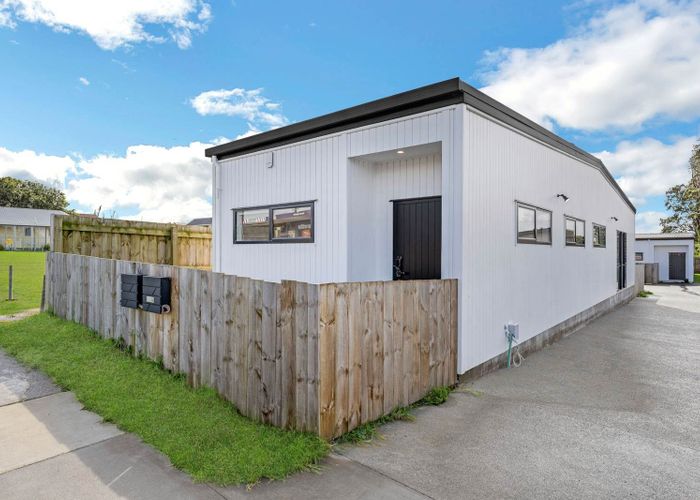  at 63  Flanshaw Road, Te Atatu South, Waitakere City, Auckland