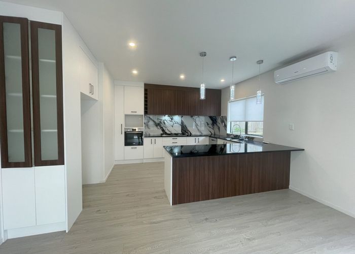  at 1B Waikaremoana Place, Pakuranga Heights, Manukau City, Auckland