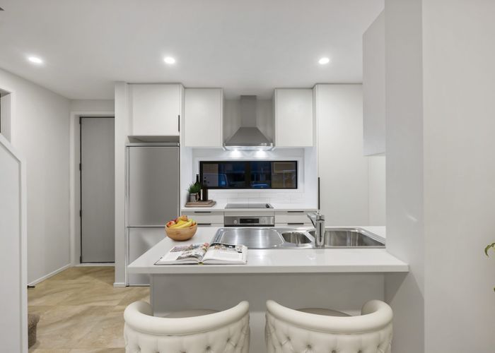  at 4/7 Allen Road, Mount Wellington, Auckland
