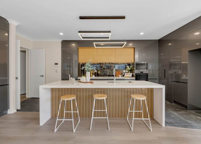  at 6  Knockanara Drive, Flat Bush, Manukau City, Auckland