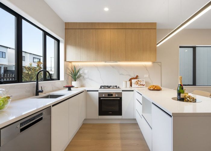  at 6 Greenbrier Street, Westgate, Waitakere City, Auckland