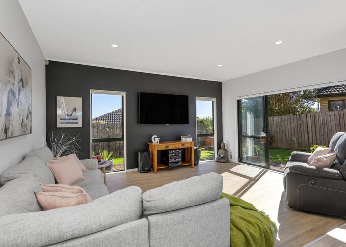  at 2/4 Dromora Close, Dannemora, Manukau City, Auckland