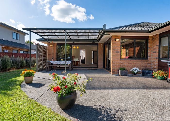  at 9 Montrose Crescent, Huntington, Hamilton