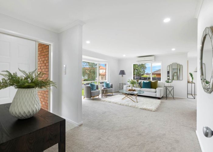  at 8  Willowbank Close, East Tamaki Heights, Manukau City, Auckland