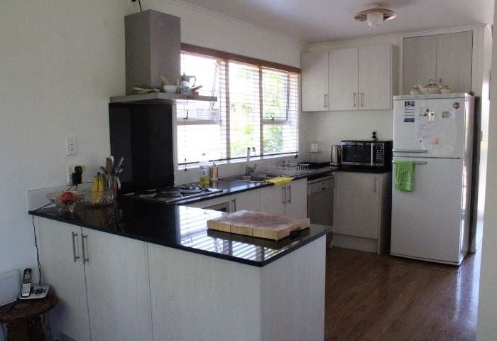  at 17 Priestley Drive, Bucklands Beach, Manukau City, Auckland
