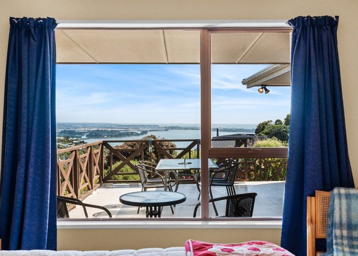  at 15 Toledo Place, Mount Pleasant, Christchurch City, Canterbury