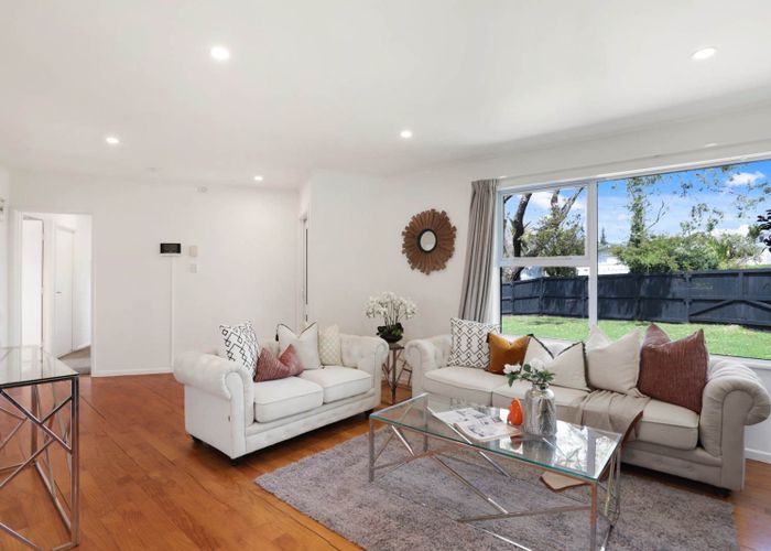  at 31 Thornlow Street, Glendene, Waitakere City, Auckland