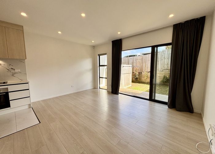  at 4/25 Abbotleigh Ave, Te Atatu Peninsula, Waitakere City, Auckland