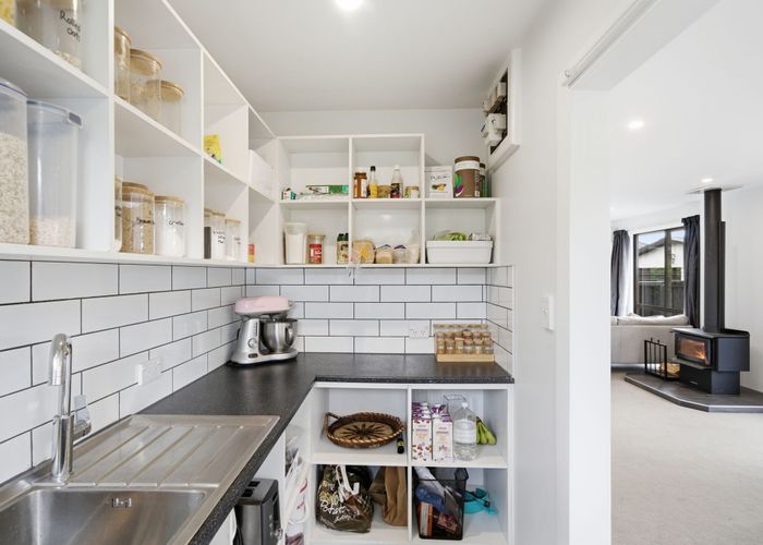  at 28 Oakley Crescent, Hornby, Christchurch City, Canterbury