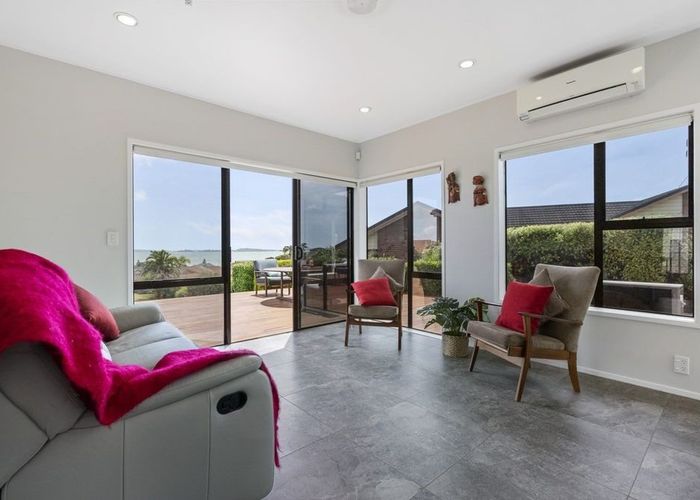  at 2 Gillard Place, Eastern Beach, Auckland