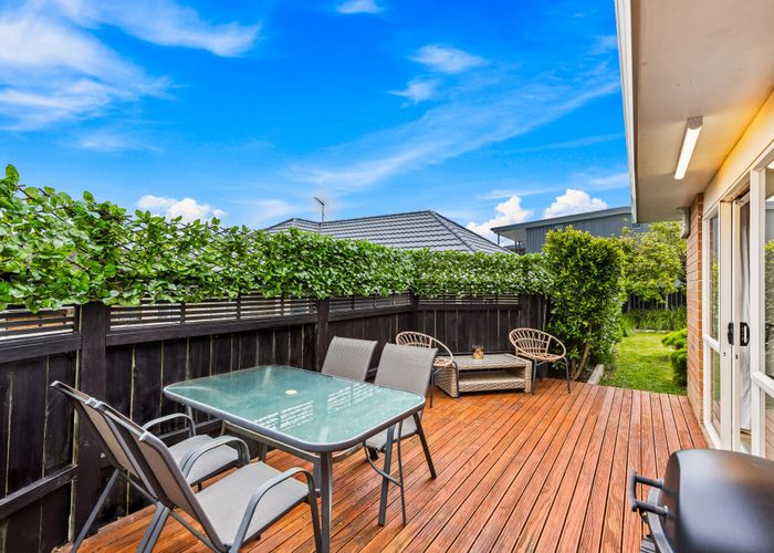  at 2/8 Crewe Close, Albany, North Shore City, Auckland
